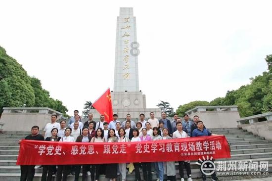 解锁吉鹿力问答社区,尽在让男同学当作自己儿子犯法吗?
